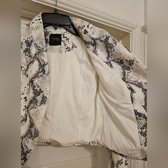 Thalia Sodi Snake Print Blazer - Picture 5 of 13